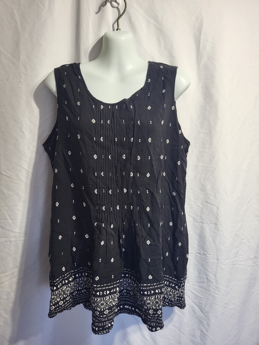 Denver Hayes Black Sleeveless Tunic with White Geometric Border, Size XL